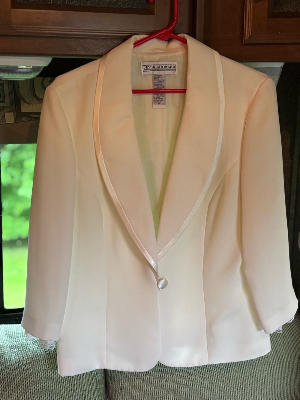 Jessica Howard Cream Satin-Trim Blazer with lace cuff